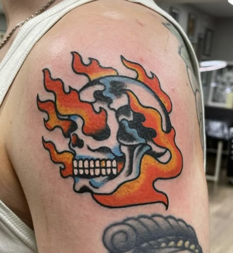 Flames Traditional Tattoo, Flame Skull Tattoo, Skull On Fire Tattoo, Skull Fire Tattoo, Skull Fire, Fire Tattoo, Small Skull, Skull Tattoo Design, Traditional Tattoo