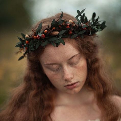 Autumn Crown, Wedding Hair Crown, Wedding Cottagecore, Bohemian Flower Crown, Head Reference, Boho Wedding Accessories, Flower Bridal Hair, Flower Wreath Hair, Bridal Hair Wreath