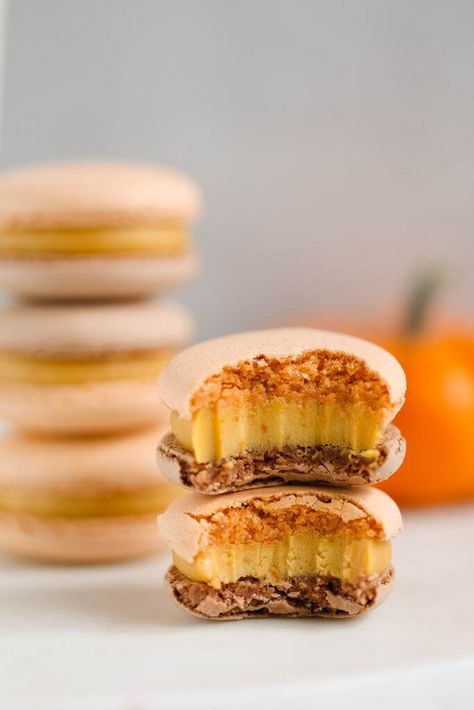 Pumpkin Spice Ganache, Fall Macaron Flavors, Pumpkin Macarons, Macaron Ideas, Making Macarons, Macaron Filling, Dessert Truffles, Fall Fun Food, Espresso Cookie