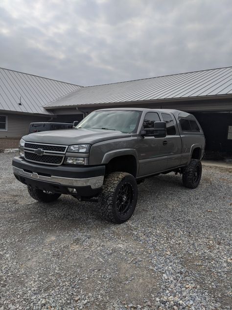 2006 LBZ Duramax 2500HD Silverado Lbz Duramax Trucks, Duramax Truck, Sierra Gmc, Chevy Duramax, Truck Caps, Truck Stuff, Farm Trucks, Gm Trucks, Diesel Trucks