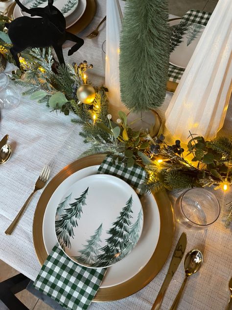 This beautiful tablescape was styled from items i found @jcpenney. Shop today for your christmas decor. #allatjcp #sponsored #tablescape #christmasdecor #tabledecor White And Green Christmas Table Setting, Green And Black Christmas Table Setting, Christmas Green Table Setting, Christmas Table Settings Green, Christmas Table Theme Ideas, Green And White Christmas Table, Green Christmas Table, Winter Tablescape Ideas, Christmas Table Green