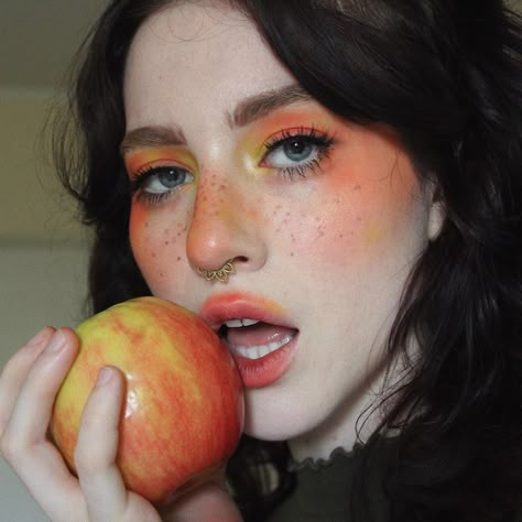 Orange Themed Makeup, Orange Fruit Makeup Looks, Apple Makeup Look, Orange Fruit Makeup, Fruit Makeup Looks, Pear Makeup, Dopamine Makeup, Photoshoot Jumpsuit, Apple Makeup