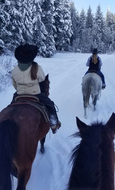 Macie Core, Winter Horse Riding, Cowgirl Winter, Winter Cowboy, Cabin In The Snow, Country Bachelorette, Horse Riding Aesthetic, Snowy Cabin, Winter Horse