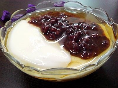 Description:  Taiwanese tofu pudding is usually eaten cold without ginger as opposed to the Cantonese ones.  Since soy milk is now availab... Taiwanese Recipes, Recipes Tofu, Tofu Pudding, Asian Dessert, Allergen Free Recipes, Pudding Dessert, Tummy Yummy, Taiwan Food, Taiwanese Food