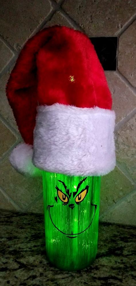 decorated bottles with lights Grinch Diy Decorations, Grinch Diy, Whoville Christmas Decorations, Container Crafts, Bottle With Lights, Diy Grinch, Cute Grinch, Wine Bottle Crafts Christmas, Grinch Crafts