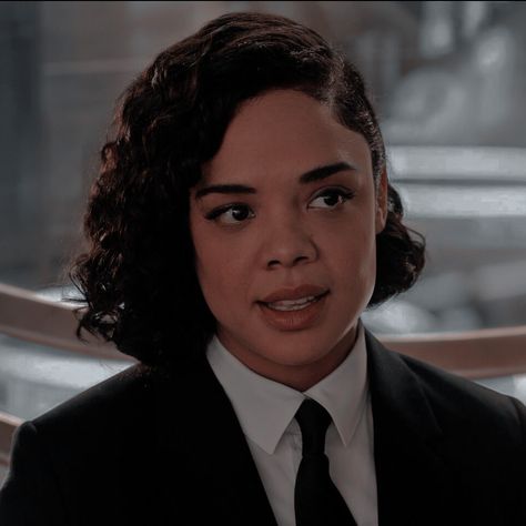 Tessa Thompson Men In Black, Mib International, Men In Black International, Chris Hemsworth Thor, Bi Panic, Marvel Icons, Tessa Thompson, Men In Black, Marvel Women