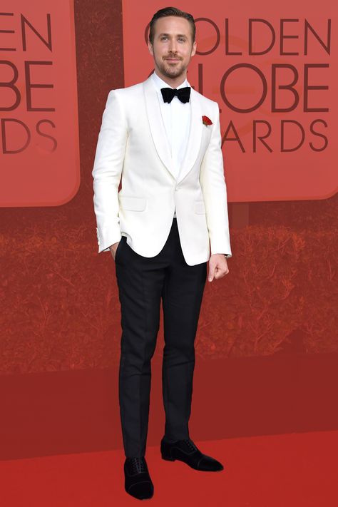 Ryan Reynolds Tuxedo, White Velvet Tuxedo, White Blazer Tuxedo Men, Wedding White Tuxedo, White Suit For Men Wedding, White Suits For Men Wedding, Wedding Dresses Man, Tuxedo For Men White, Off White Suit Men