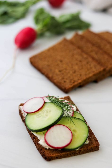 An easy version of a traditional Icelandic favorite - The Norwegian American Norwegian Cuisine, Nordic Recipe, Rye Bread Recipes, Iceland Food, Summer Vegetables, Norwegian Food, Scandinavian Food, European Cuisine, Danish Food