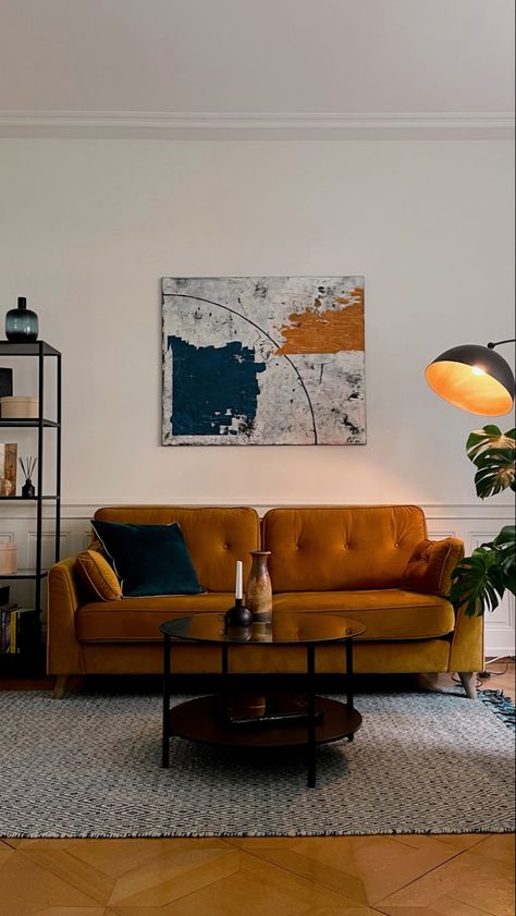 Mustard yellow velvet couch. Living room interior inspiration. Velvet Sofa Living Room Ideas, Yellow Velvet Sofa, Sofa Living Room Ideas, Velvet Sofa Living Room, Yellow Couch, Wall Painting Living Room, Art Deco Living Room, Dark Living Rooms, Yellow Sofa