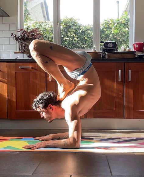 Morning Practice, Nice Boys, Yogi Lifestyle, Yoga Progress, Yoga Poses For Men, Men Yoga, Beautiful Yoga Poses, Yoga Aesthetic, Yoga For All