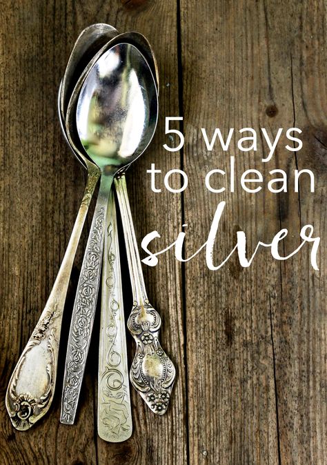 Homemade Toilet Cleaner, Clean Baking Pans, Hardwood Floor Cleaner, Cleaning Painted Walls, How To Clean Silver, Silver Cutlery, Glass Cooktop, Deep Cleaning Tips, Cleaning Storage