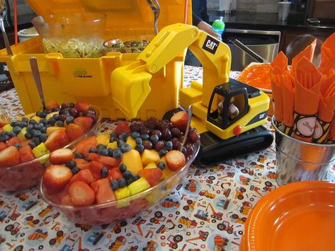 Fruit Table Display, Fruit Salad Decoration, Dump Truck Birthday Party, Food Display Table, Fruit Table, Dump Truck Birthday, Best Fruit Salad, Monster Trucks Birthday Party, Creative Baby Shower