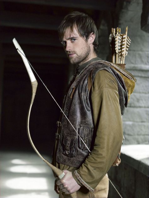 Jonas Armstrong as Robin Hood in Season 1 Jonas Armstrong, Robin Hood Bbc, My Hood, Bow And Arrow, Shadow Hunters, Robin Hood, Adaptation, Archery, Character Inspiration