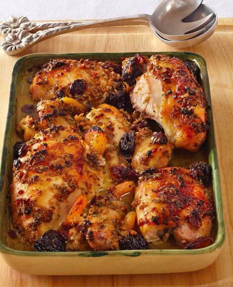 Kosher Chicken Recipes, Shabbat Dinner Recipes, Dried Fruit Recipe, Shabbat Recipes, Rosh Hashanah Recipes, Jewish Holiday Recipes, Jewish Cuisine, Shabbat Dinner, Passover Recipes