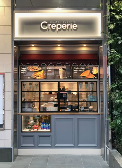 Creperie NANBA MARUI Crepe Shop Interior Design, Crepe Cafe Design, Crepe Shop Design, Creperie Design Ideas, Waffle Shop Design Ideas, Creperia Ideas, Crepe Restaurant, Crepe Stand, Crepe Cafe