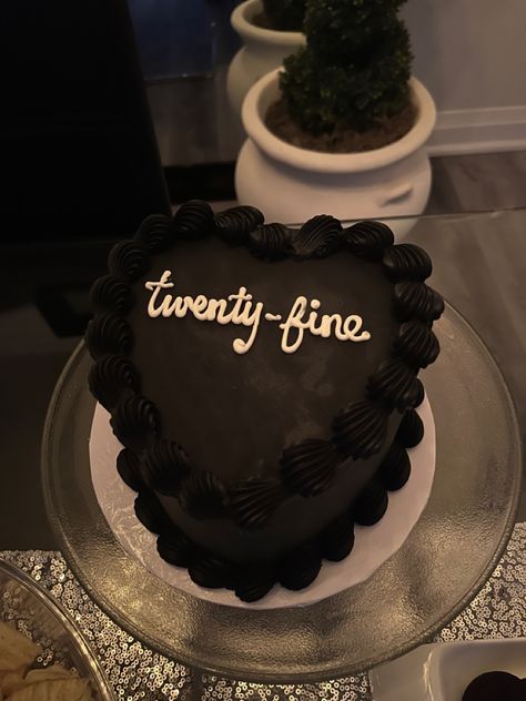 25 Year Birthday Cake, 25 Men Birthday Ideas, Black Virgo Cake, 20 Fine Birthday, Black Heart Cake Aesthetic, Twenty Fine Party, 29 Bday Cake, Twenty Fine Photoshoot, Twenty Fine Party Ideas