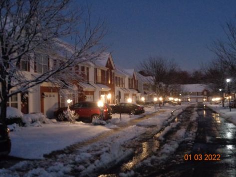 Snow house night neighborhood light dark street winter Snow Nostalgic, Snow Town, Fall Rain, Evening Aesthetic, Nostalgic Christmas, Snow Days, I Love Winter, Christmas Time Is Here, Winter Love