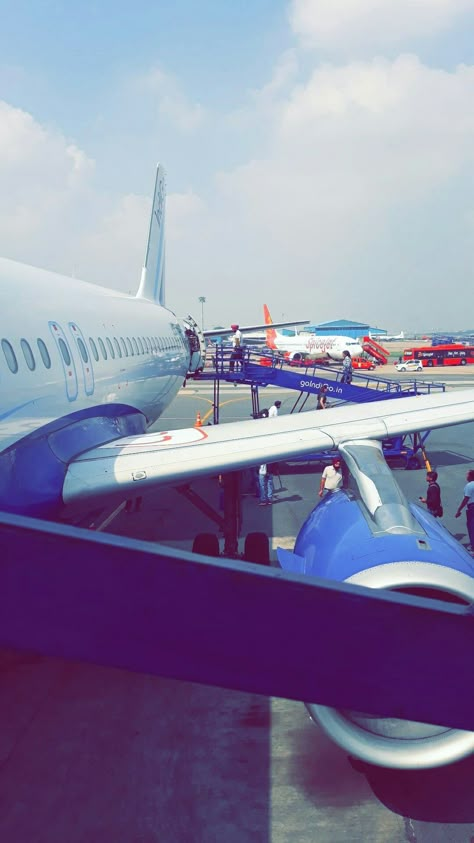 Airplane Window View, Air Port, Fly Plane, Airport Pictures, Mumbai City, Snap Streak Ideas Easy, Travel Pictures Poses, Snapchat Picture, Driving Photography