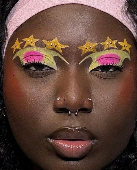 Blocked Brow Makeup Inspo Camp Makeup Looks, Bright Color Makeup, Camp Makeup, Brow Looks, Makeup Editorial, Makeup Tuts, Euphoria Makeup, Expensive Makeup, Face Art Makeup