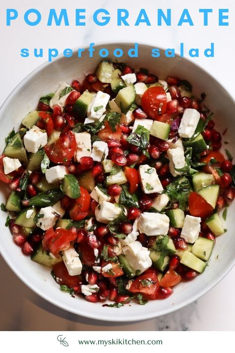 This superfood salad has double pomegranate with seeds and pomegranate concentrate dressing - bursting with antioxidants Pomegranate Seed Salad, Pomegranate Quinoa Salad, Salad Pomegranate Seeds, Salad With Pomegranate Seeds, Pomegranate Recipes Salad, Clean Lunch, Pistachio Salad, Seed Salad, Pomegranate Recipes