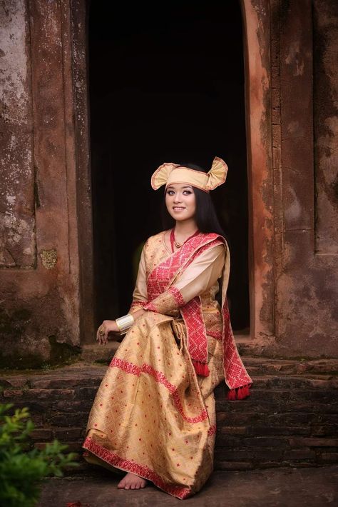 Assamese Bride, Cultural Fashion, Dress Traditional, Traditional Indian Dress, Beautiful Scenery Pictures, Scenery Pictures, Shein Outfits, Design Drawings, Indian Traditional