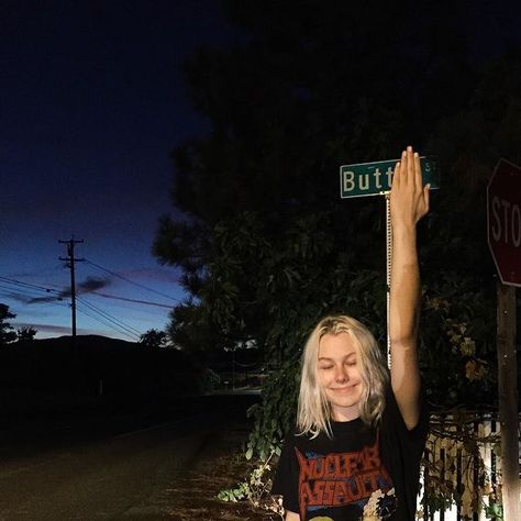 Phoebe Bridgers (@phoebebridgers) • Instagram photos and videos Phoebe Bridgers Computer Wallpaper, I Was So Ahead Of The Curve, Phoebe Bridgers, I'm With The Band, Mötley Crüe, I Love My Wife, Take A Picture, I Love Music, Liam Payne