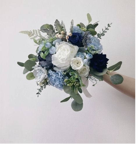 Green Prom Flowers, Navy Blue Bouquet, Prom Flowers Bouquet, Bridal Bouquet White, Homecoming Flowers, Small Wedding Bouquets, Prom Bouquet, Blue Flowers Bouquet, Simple Wedding Bouquets