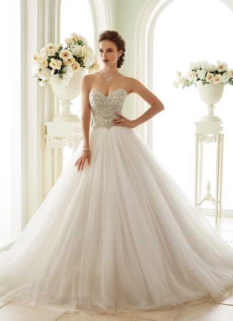 Sophia Tolli Spring 2017 strapless tulle ball gown wedding dress with beaded sweetheart neckline Popular Wedding Dress, Sophia Tolli Wedding Dresses, Popular Wedding Dresses, Halter Wedding Dress, Sophia Tolli, Night Dresses, Trendy Wedding Dresses, Sweetheart Wedding Dress, Wedding Dresses Corset