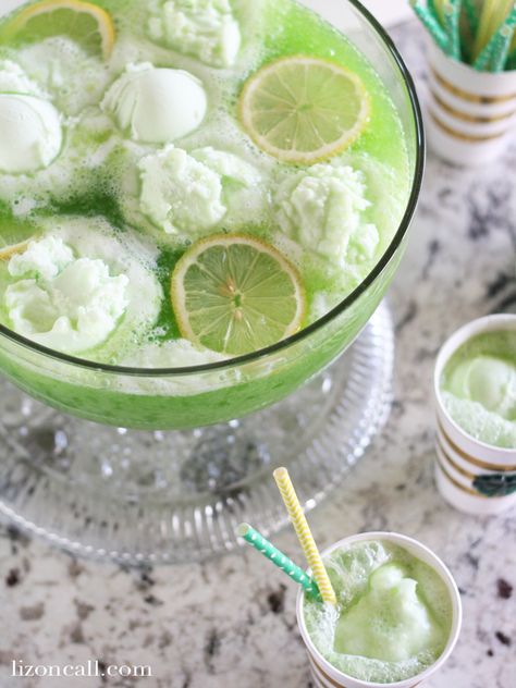 This shamrock party punch is the perfect drink for your St. Patrick's Day celebrations. It is non-alcoholic so the whole family can enjoy! St. Patrick's day party punch. @lizoncall.com Irish Dance Birthday Party, St Pattys Bachelorette, St Pattys Party Food, Green Drinks Non Alcoholic, St Patrick’s Day Party, Green Foods For Party, Shamrock Punch, Leprechaun Party, St Patrick Party Food