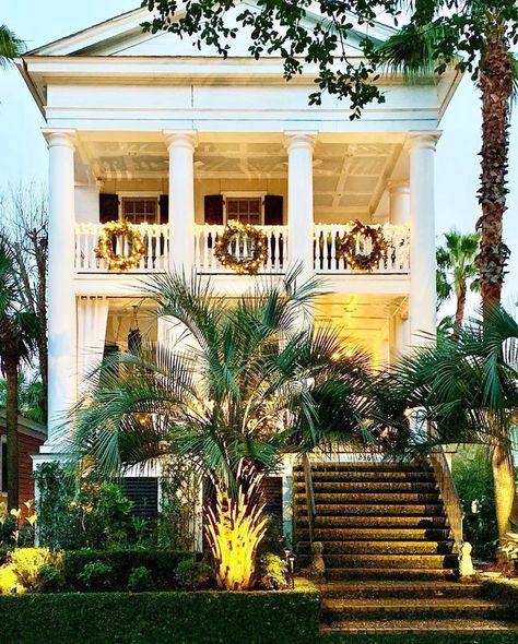 6,972 Likes, 24 Comments - Southern Living (@southernlivingmag) on Instagram: “Glow big or go home 😉 #SLHomes 📷: @kimhopkins” Low Country Home Exteriors, Charleston Homes Exterior, Charleston Beach House, Estilo Charleston, Colonial Remodel, Beach House Landscaping, Low Country Homes, Charleston Beaches, Beach House Tour