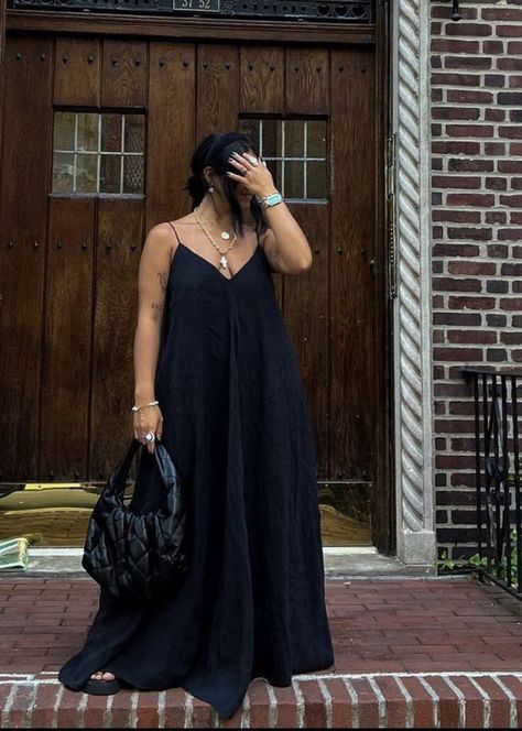 Maxi Slip Dress Outfit Casual, Dance Recital Outfits Guest Casual, Plus Summer Work Outfits, Black Maxi Dress Outfit Ideas Summer Casual Street Styles, Midsize Outfits Aesthetic, Black Maxi Dress Outfit Ideas, Maxi Dress Outfit Ideas, Black Maxi Dress Outfit, Plus Size Chic