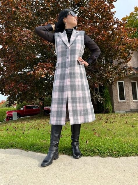 Cozy long vest | Fabricville Canadian Sewing Blog Long Vest Pattern, Layered Outfits, Vest Sewing Pattern, Burda Patterns, Long Vest, Long Vests, Sewing Blogs, Vest Pattern, Layering Outfits