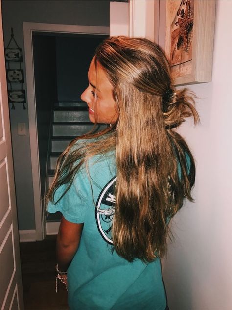 Fall Hair Styles, Cute Messy Hairstyles, Country Hairstyles, Preppy Hairstyles, Hairstyles List, Hair Stylies, Aesthetic Hair, Messy Hairstyles, Hair Dos