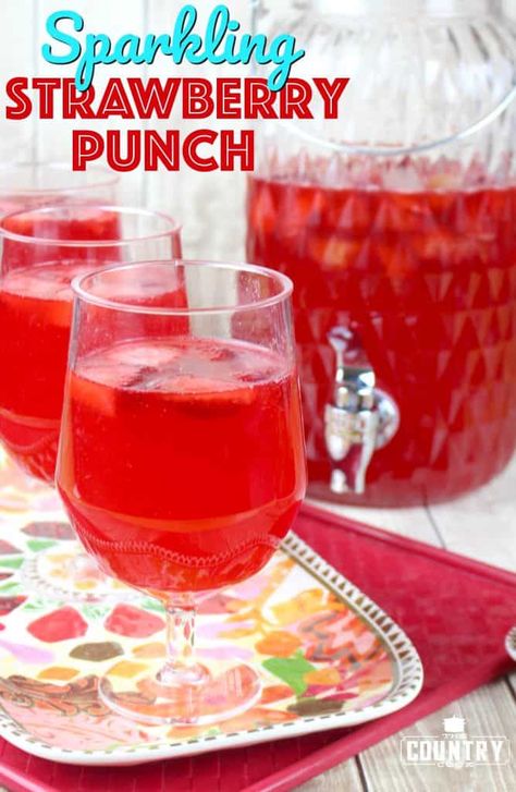 Strawberry Punch Recipes, Strawberry Punch, Punch Drink, Alcoholic Punch Recipes, Non Alcoholic Punch, Easy Alcoholic Drinks, Easy Punch Recipes, Party Punch Recipes, Alcoholic Punch