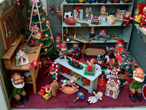 Christmas Toy Shop, Ikea Dollhouse, Dollhouse Holiday, Christmas Dollhouse, Christmas Miniatures, Santa's House, Santa Toys, Dollhouse Books, Dollhouse Miniatures Kitchen