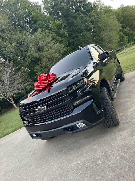 2024 Trucks, Mamalona Truck, Black Chevy Silverado, New Silverado, Silverado 4x4, New Pickup Trucks, Best Cars For Teens, Truck Chevy, Silverado Truck