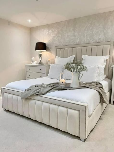 Luxe Bedroom Decor, Champagne Bedroom, Panel Bed Frame, Bedroom Decor Teenage, Fabric Beds, Beautiful Bed Designs, Wall Decor Bedroom Ideas, Sleigh Bed Frame, Upholstered Sleigh Bed