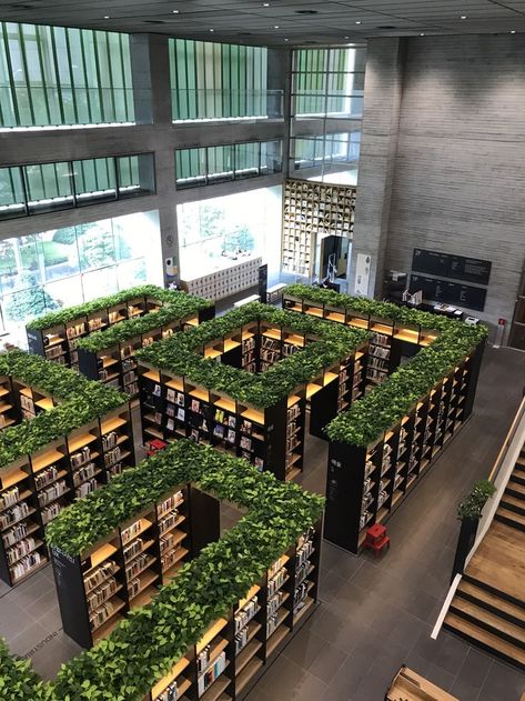 Modern Library Building, Public Libraries Design, Biophilic Library Design, Plants In Library, Biophilic Library, Library Design Exterior, Modern Library Aesthetic, Modern Library Architecture, Library Exterior Design