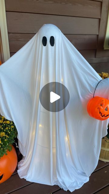 Jessica Marshall on Instagram: "13 days of Halloween diys!! Follow for more fun Halloween ideas all month long!! #halloween #halloweendiy #13daysofhalloween #ghost #halloweencrafts #foryou #foryoupage" Holoween Idea Decorations, Ghost For Porch, Diy Lighted Ghost, Diy Porch Ghosts Outdoor, Outside Ghosts Diy, Halloween Ghost Decorations Outdoor, Halloween Ghosts Decorations, Easy Diy Halloween Decorations Outdoor Ghost House, Ghost Decorations For Halloween Diy