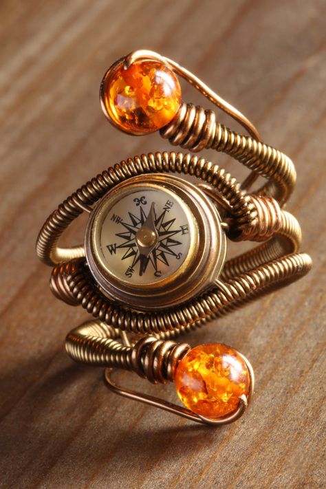 Steampunk Architecture, Gothic Type, Moda Steampunk, Compass Ring, Steampunk Bracelet, Steampunk Rings, Steam Punk Jewelry, Idee Cosplay, Steampunk Diy