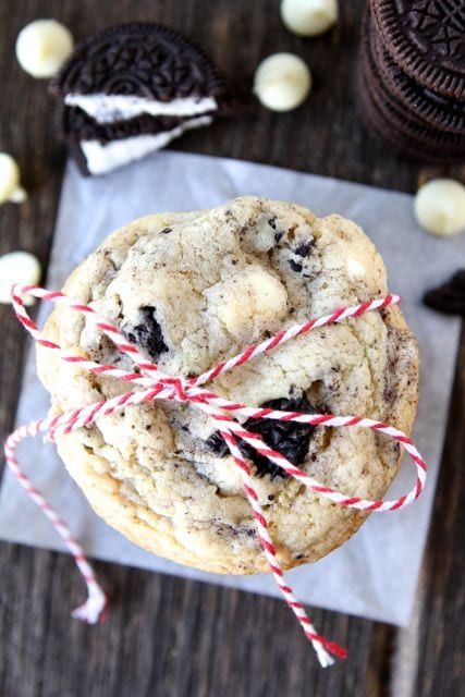 Oreo White Chocolate Pudding Cookies from www.twopeasandtheirpod.com #cookies #recipe Oreo White Chocolate, Pudding Oreo, Cookies Pudding, White Chocolate Pudding, Chocolate Pudding Cookies, Pudding Cookies Recipes, Cookie Swap Party, Oreo Pudding, Chocolate Chip Pudding Cookies