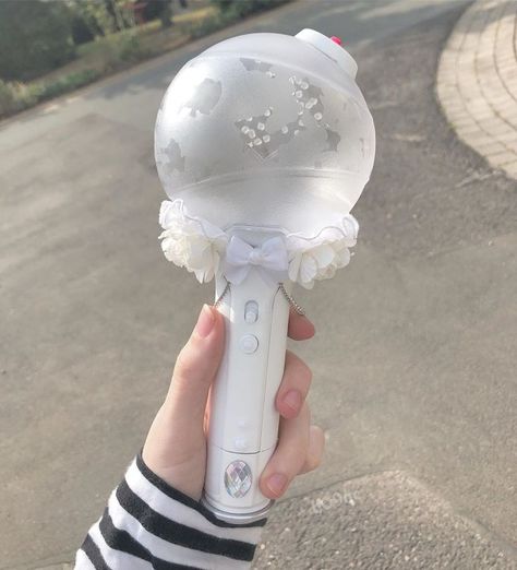 Decorating With Sticks, Kpop Lightstick, V Chibi, Army Room Decor, Bts Official Light Stick, Bts Bomb, Army Room, Kpop Diy, Light Stick