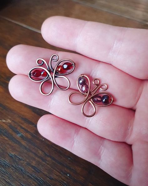 Wire Jig Jewelry Patterns, Pendant Jewelry Diy, Wire Wrap Butterfly, Wire Butterfly Diy, Wire Jig Patterns Templates Free, Wire Crafts For Beginners, Wire Crafts Easy, Wire Jewelry Ideas, Wire Charms