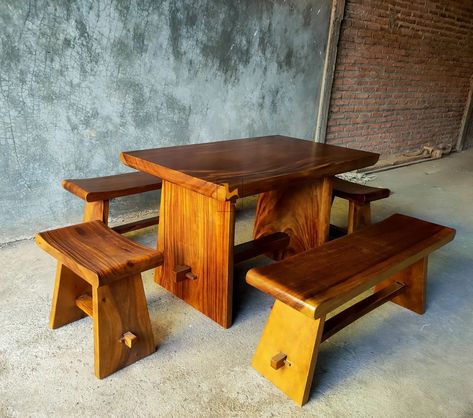 Set meja makan kursi sate Info detail hubungi WhatsApp/tlp +62 819 1491 0333 • Bahan kayu jati solid • Desain hemat ruang yang ringkas • Buatan tangan • Desain alami & unik Kami juga menerima pemesanan Furniture (Custom Design) ,sesuai dengan yang anda inginkan (model,ukuran & warna finishing/kain ) Follow dan update produk kekinian ✨ • @janggelanfurniture • @ruangminimalis.id • @kursimeja.id • @rakhias.id Terimakasih untuk orderan selanjutnya ✅ #kursimejamakan #mejamakan #mejama... Set Meja Makan