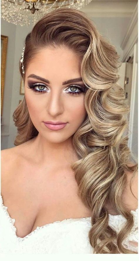 Wedding Side Curls Hairstyles, Hair Styles To The Side For Wedding, Big Curls For Wedding Hair, Voluminous Wedding Hair Updo, Bride Hair No Veil, Vintage Curls Wedding Hair, Oscar’s Hairstyles, Hair On One Side Style Wedding, Big Wavy Wedding Hair