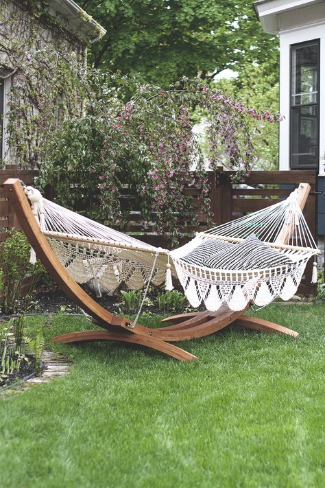 Backyard Hammock - Deuce Cities Henhouse Hammock Garden, Hammock Ideas, Backyard Hammock, Diy Hammock, Diy Porch, Backyard Pergola, Hammock Stand, Backyard For Kids, Budget Backyard