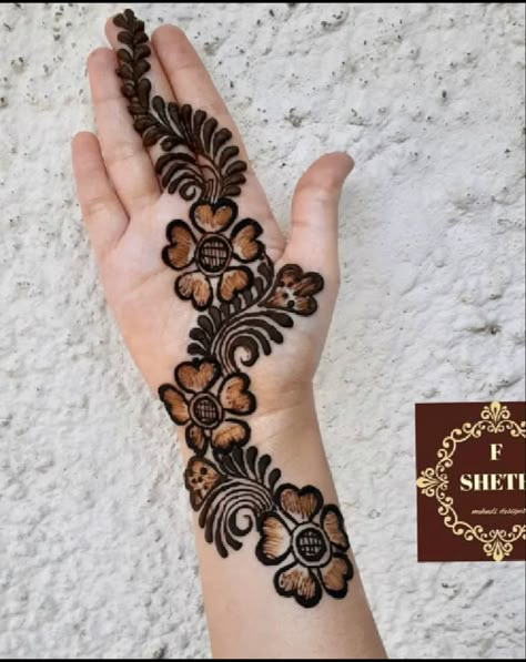 Kids Back Hand Mehndi Designs, Mhendi Design For Kids Front Hand, Mehendi Designs For Kids Front Hand, S Letter Mehendi Designs, Mehndi Design For Kids Back Hand, Child Mehandi Design, Cute Mehndi Designs For Kids Front Hand, Cone Designs For Hands Simple, Latest Arabic Mehndi Designs