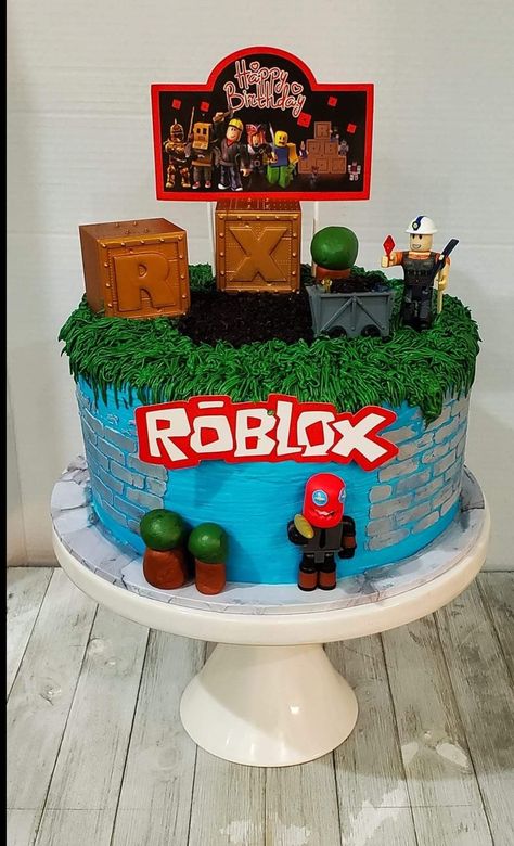 Roblox Number Cake, Roblox Cake Design Ideas, Roblox Fondant Cake, Roblox Square Cake, Roblox Cake Design For Boys, Roblox Birthday Cake, Roblox Cake, Creative Birthday Cakes, Flower Iphone Wallpaper