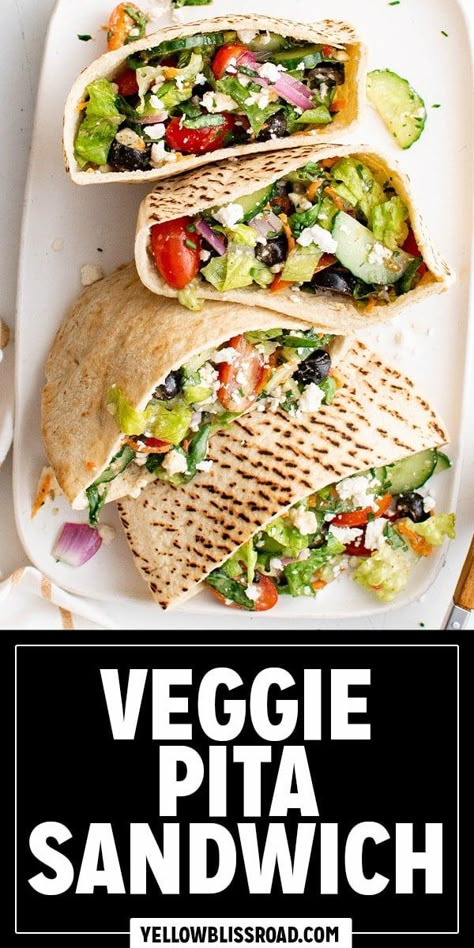 Sandwich Alternatives, Veggie Pita, Pita Sandwich, Creamy Hummus, Pita Sandwiches, Easy Mediterranean Diet Recipes, Vegetarian Sandwich, Veggie Sandwich, Healthy Sandwiches