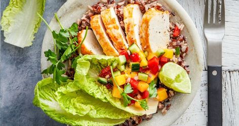 Take your leftover turkey and make a high fibre rice bowl complete with a zesty mango salsa. Spicy Chicken Drumsticks, Salsa Rice, Raw Broccoli Salad, Lunch Bowls, Cooking Turkey Breast, Peri Chicken, Peri Peri Chicken, Pork Schnitzel, High Fibre